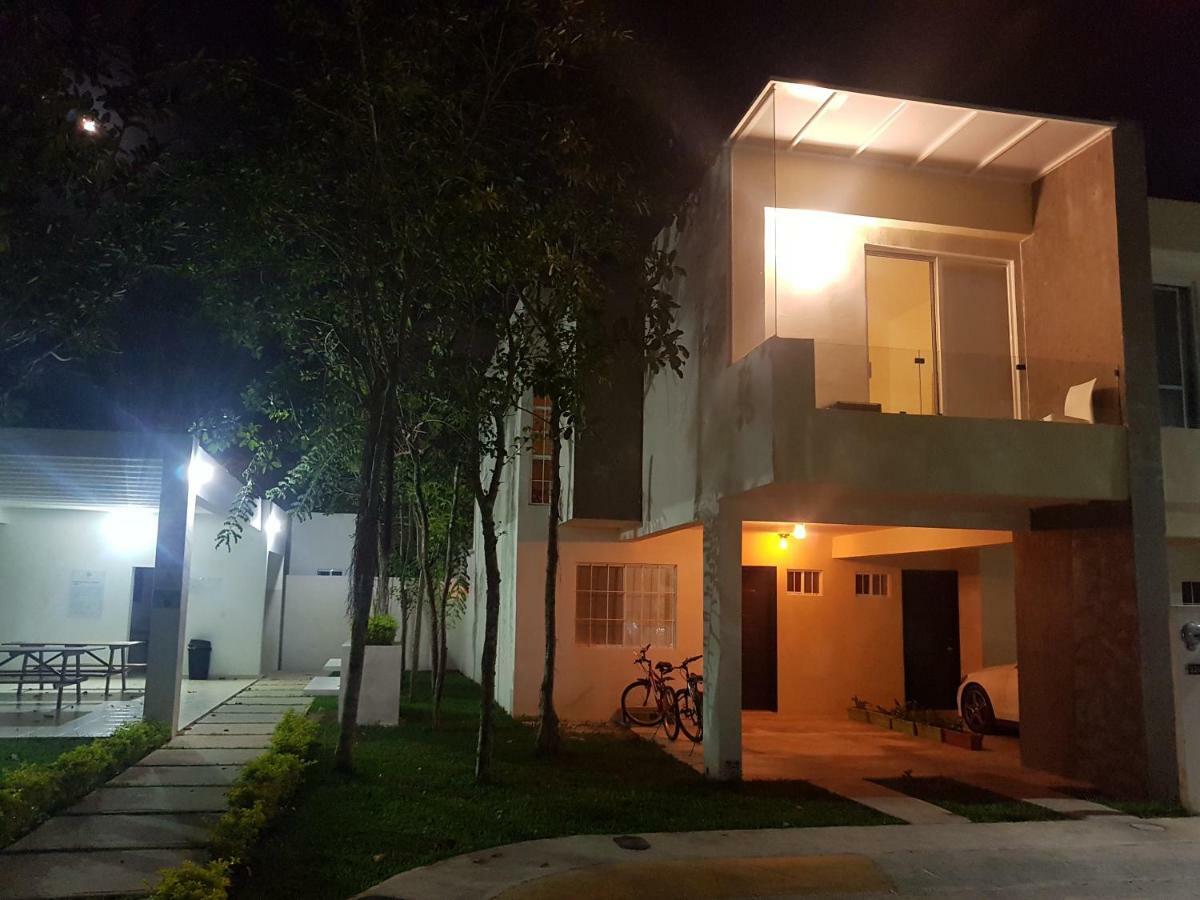 Casa Gaby Selvanova Playa del Carmen Exteriör bild
